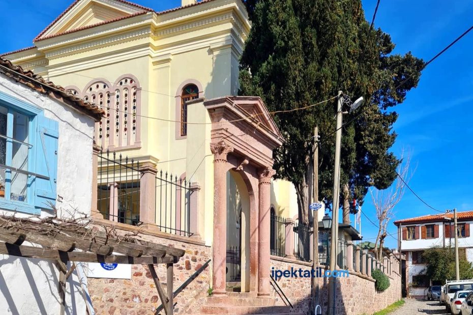 Taksiyarhis Kilisesi Cunda