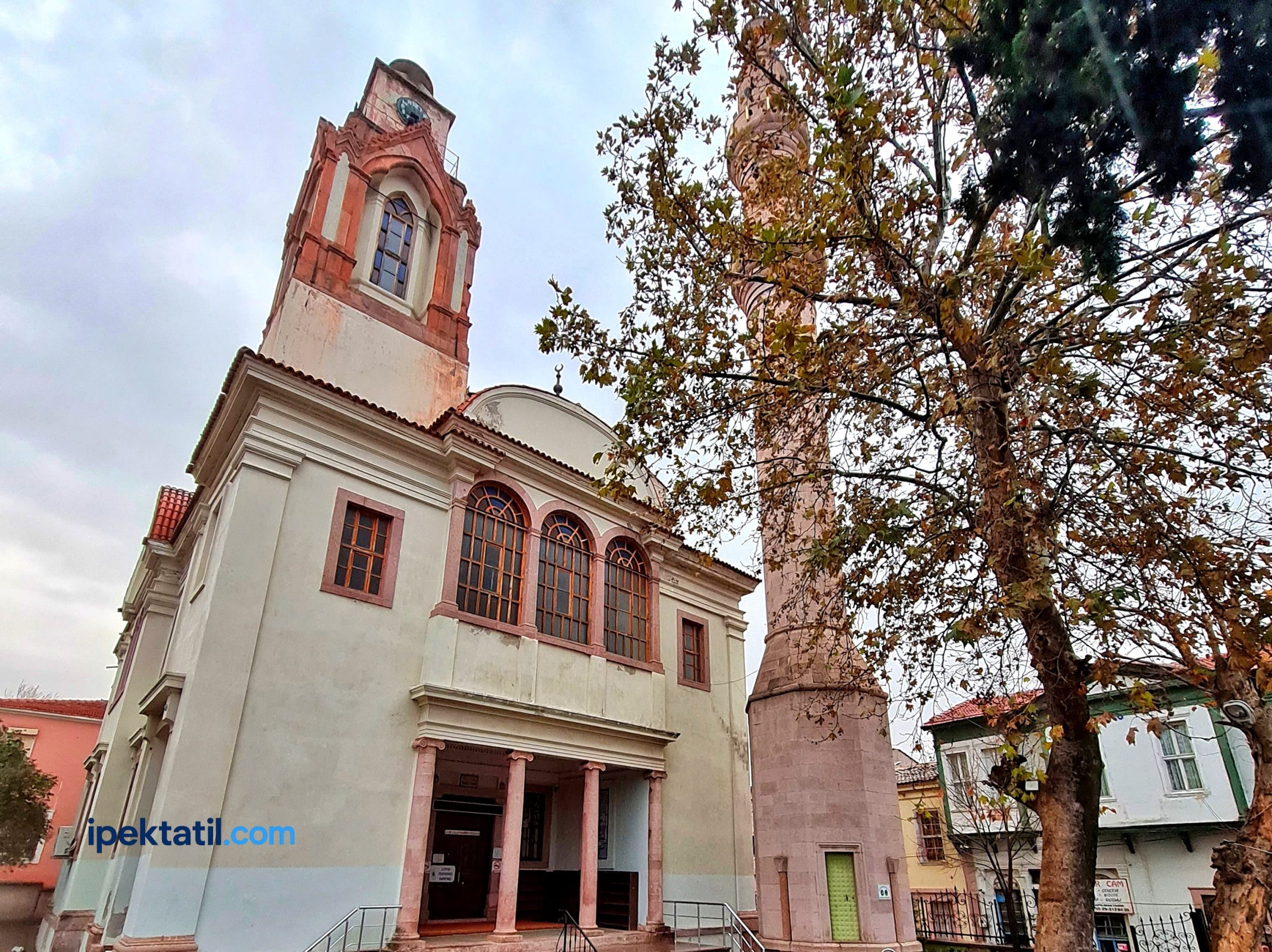 Ayvalık Saatli Cami