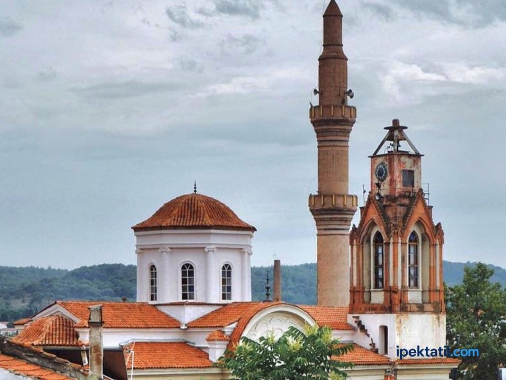 Ayvalık Saatli Cami