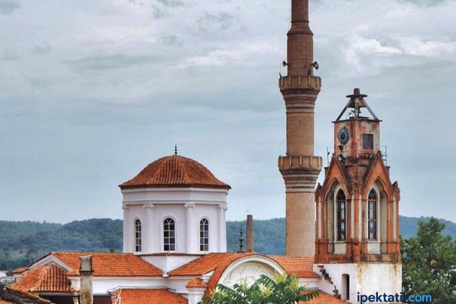 Ayvalık Saatli Cami