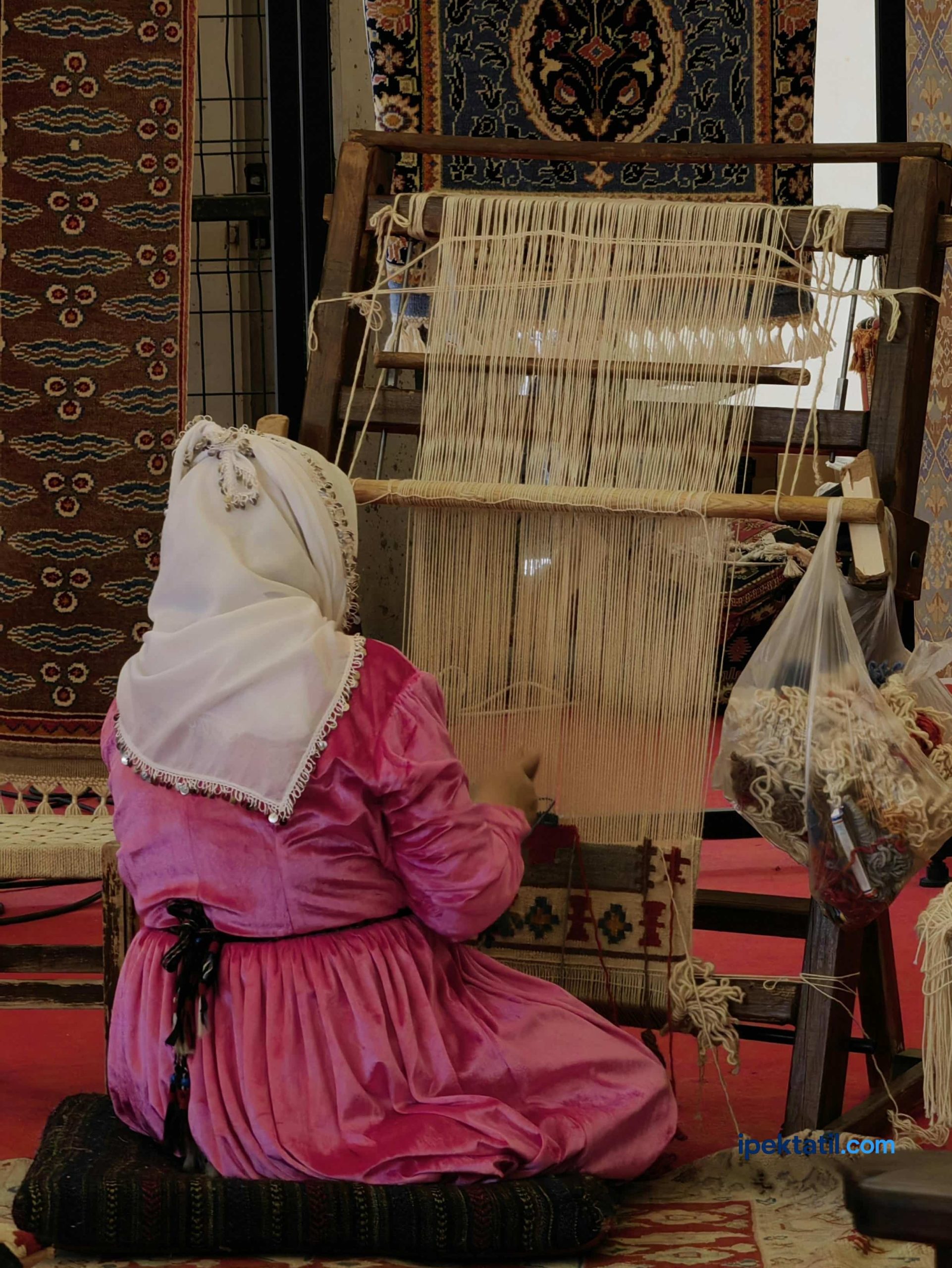 Sındırgı Kilimleri ve El Sanatları