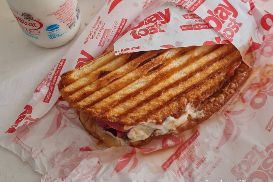 Ayvalık Tostu Nerede Yenir?