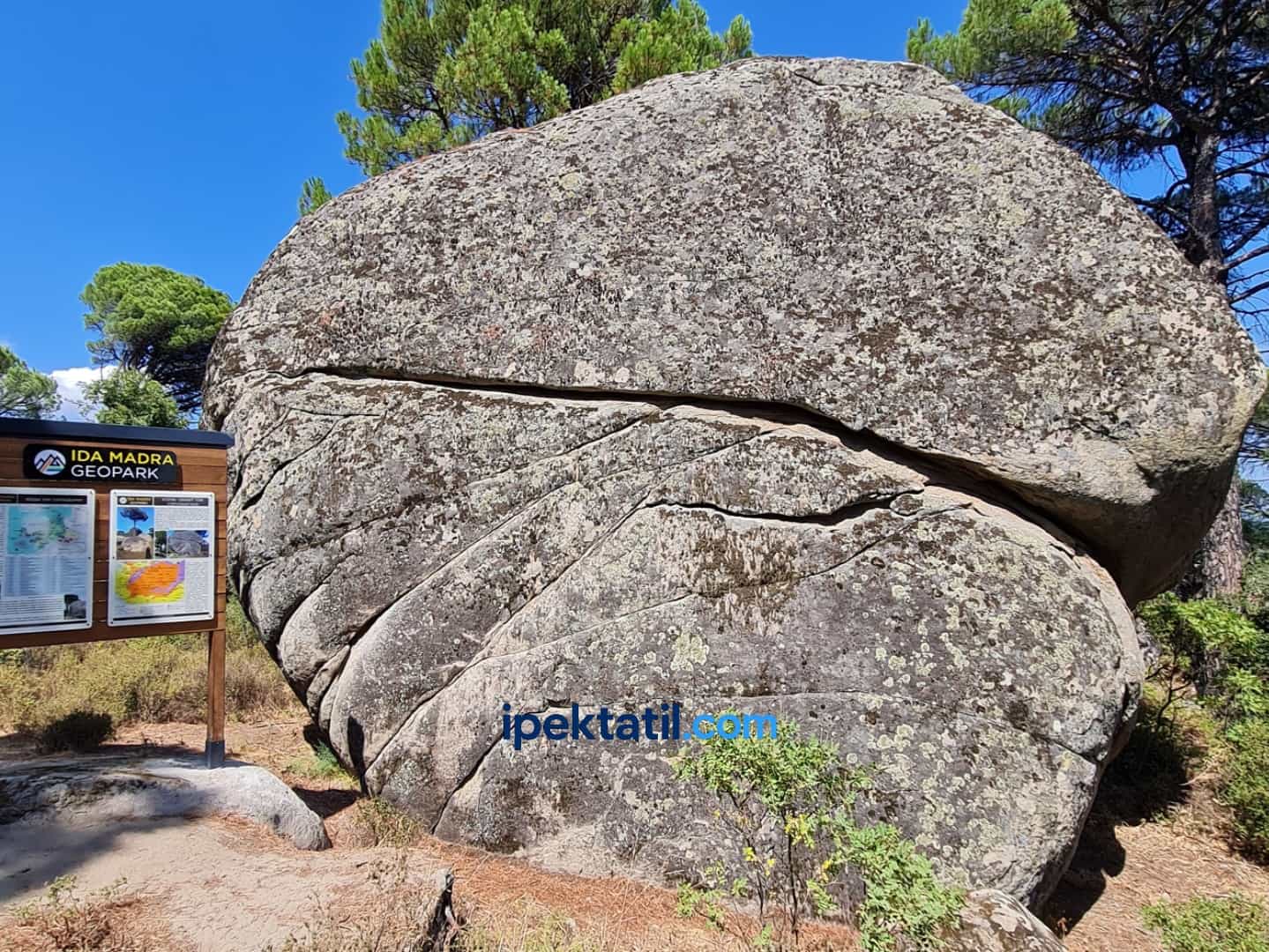 Büyük Kozak Kayası