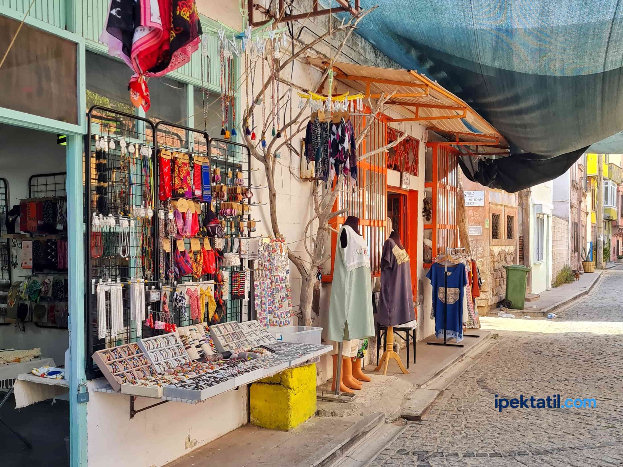 Ayvalık dükkanları