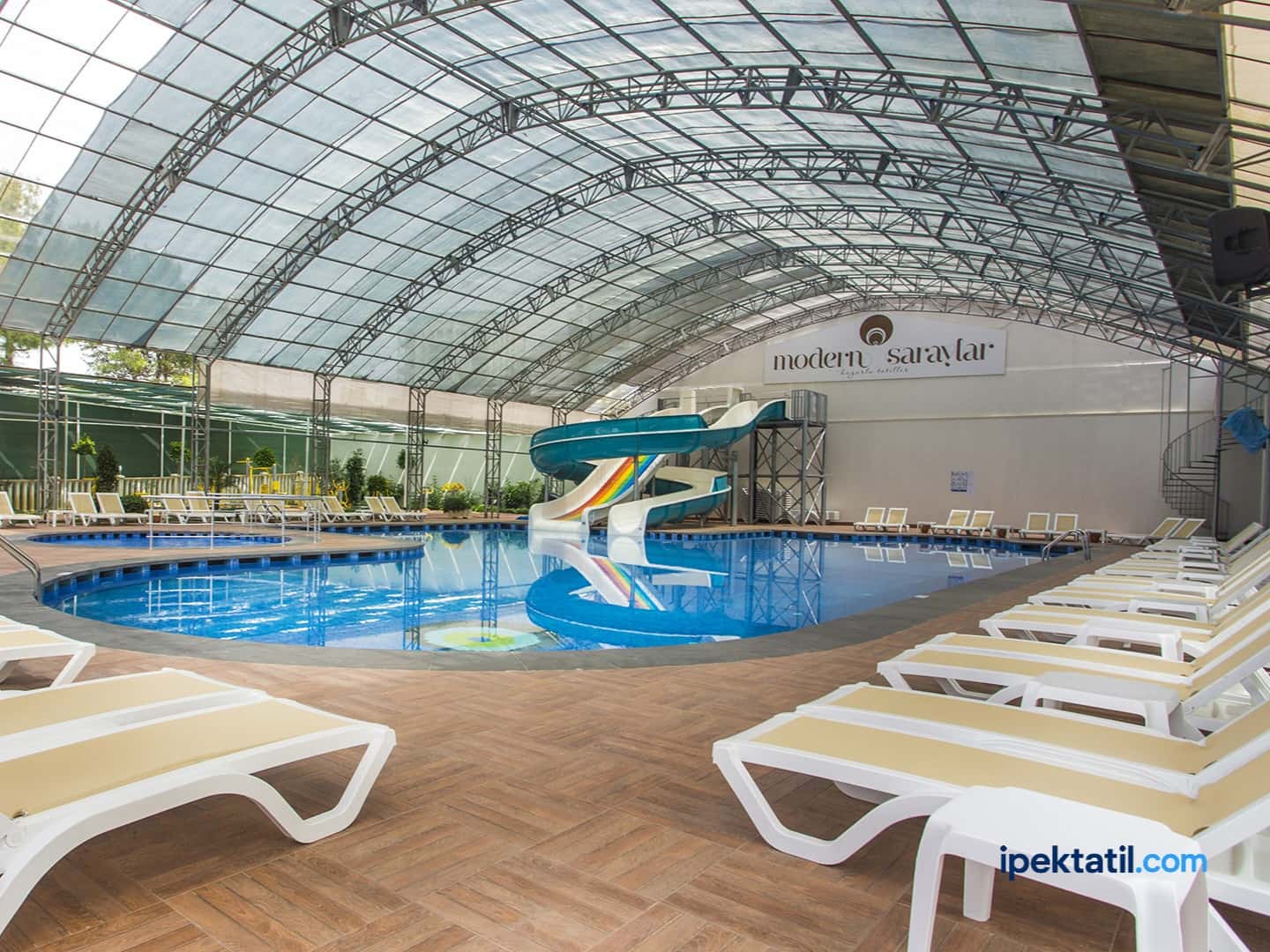 Modern Saraylar havuz
