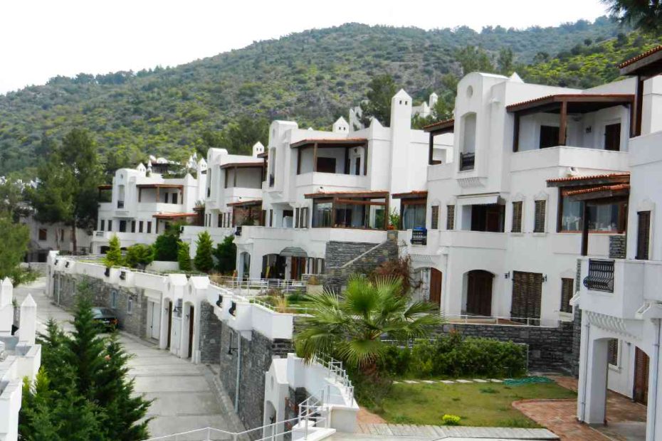 AKÇABÜK TATİL KÖYÜ