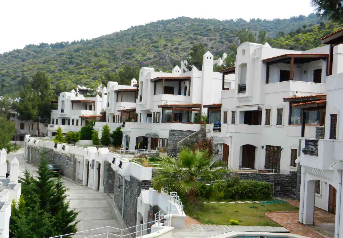 AKÇABÜK TATİL KÖYÜ