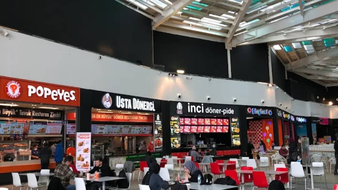 14 Burda AVM Restoranlar Bölümü