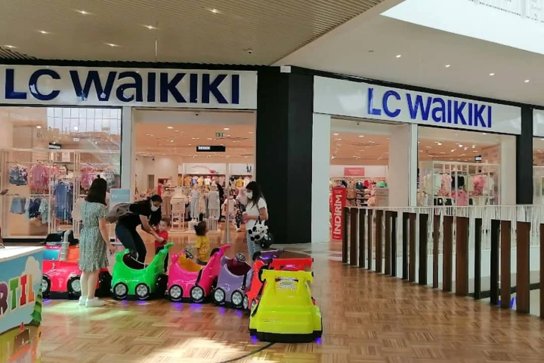 14 Burda AVM Mağazalar Görseli