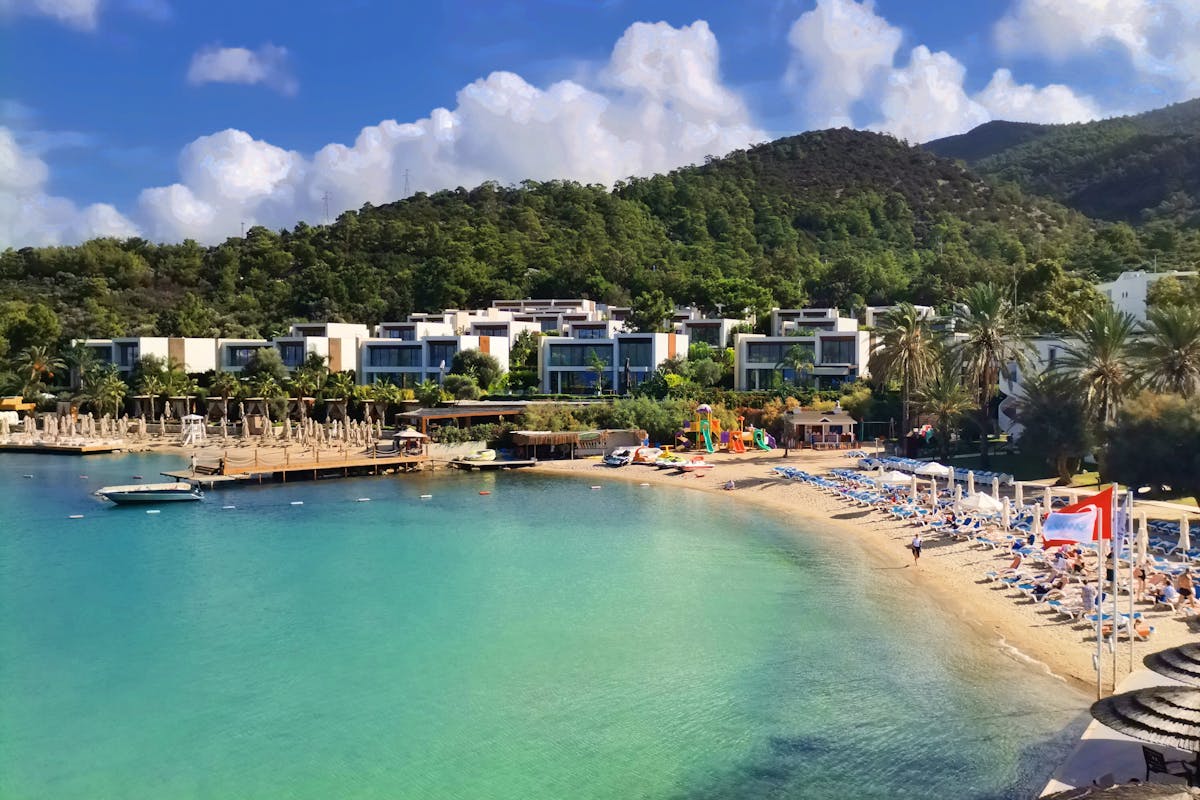 Deniz kenarında bulunan devremülk otelleri