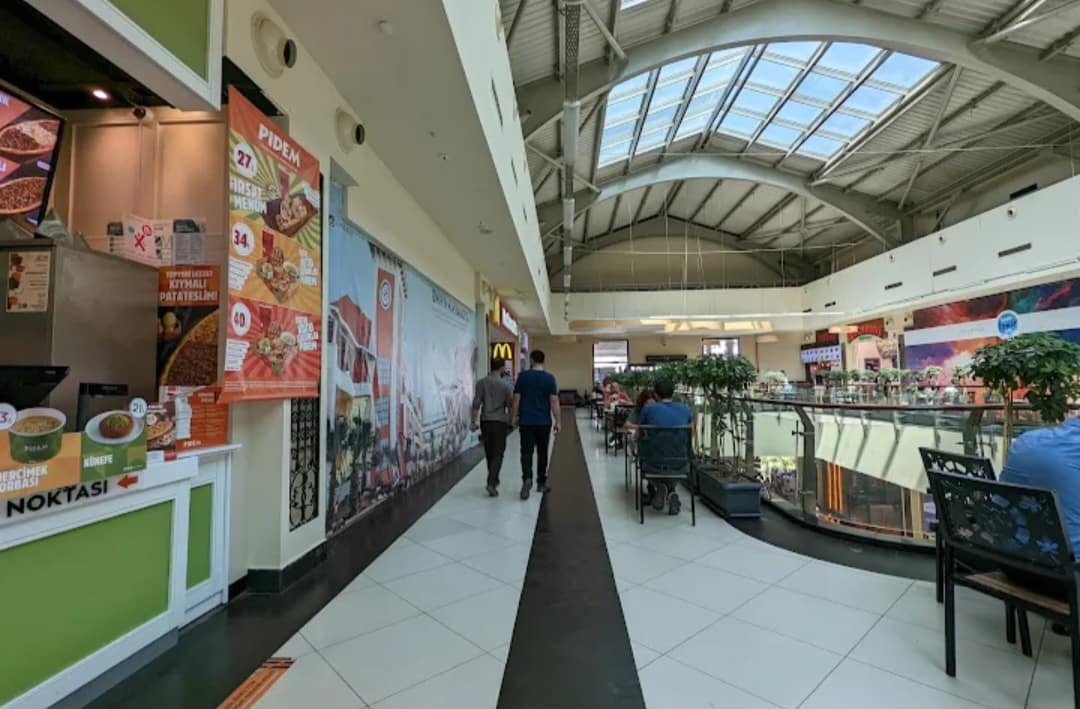 Mavibahçe Alışveriş Merkezinde Bulunan Restoranlar Görseli