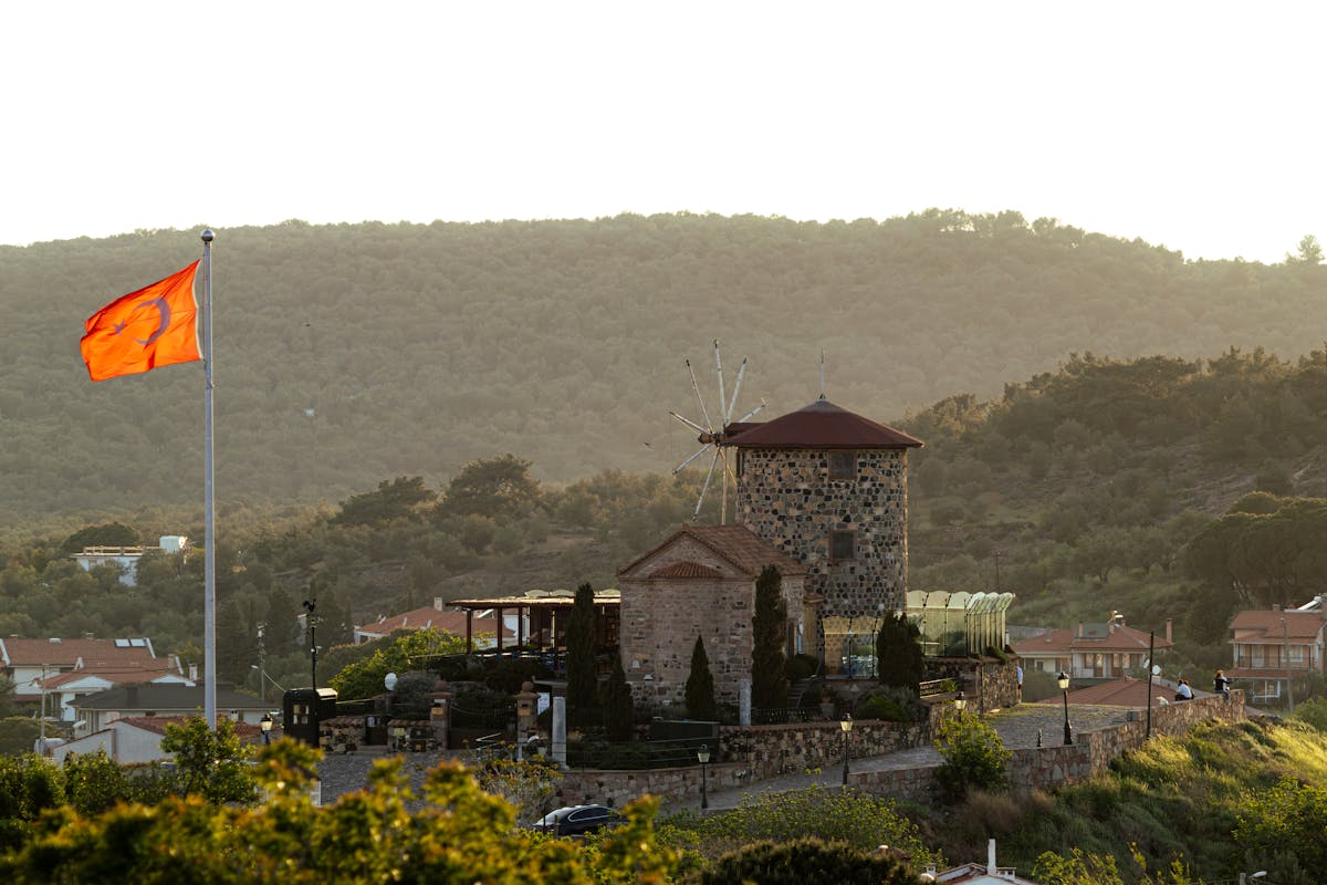Ayvalık Tarihi Yeler