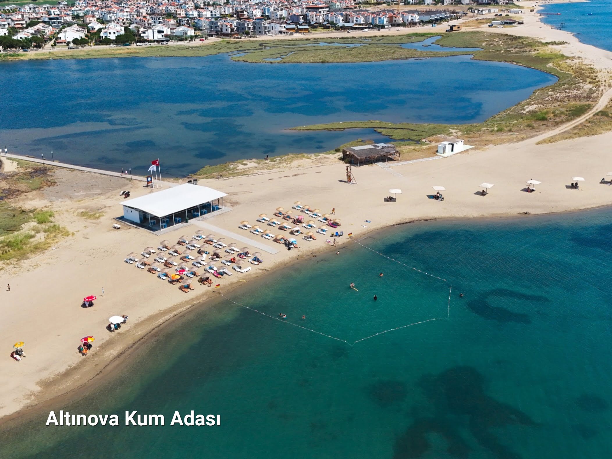 Altınova Kum Adası Plajı