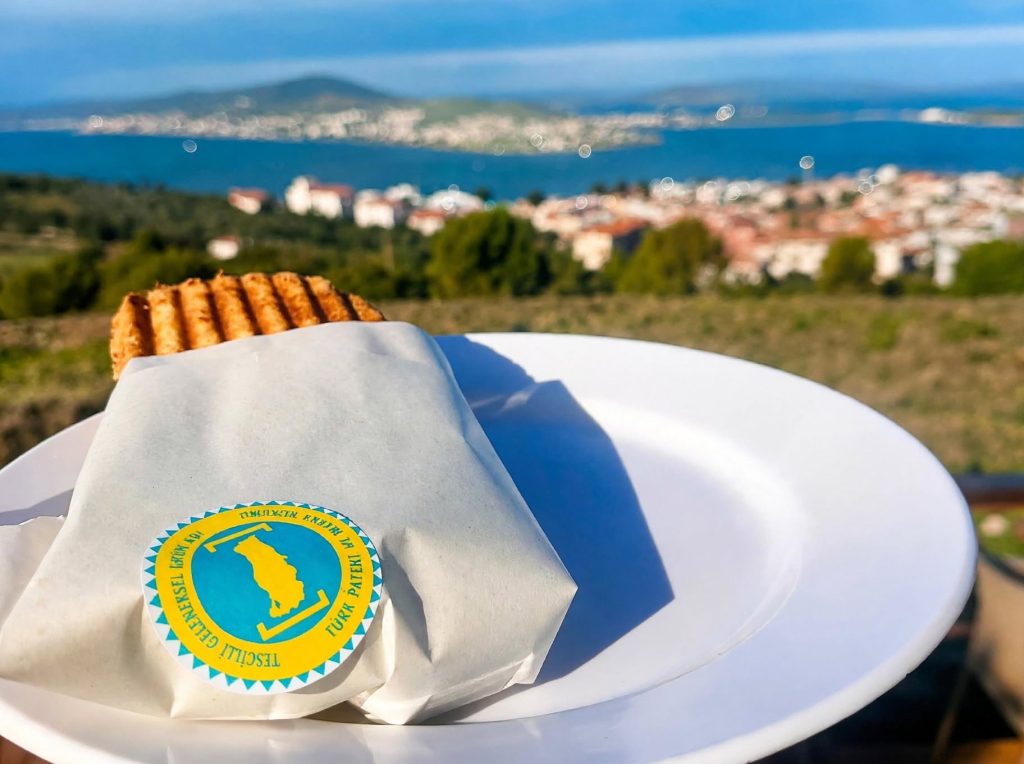Ayvalık Tostu Nerede Yenir?
